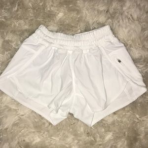 🍋LULULEMON TRACKER SHORTS🍋
